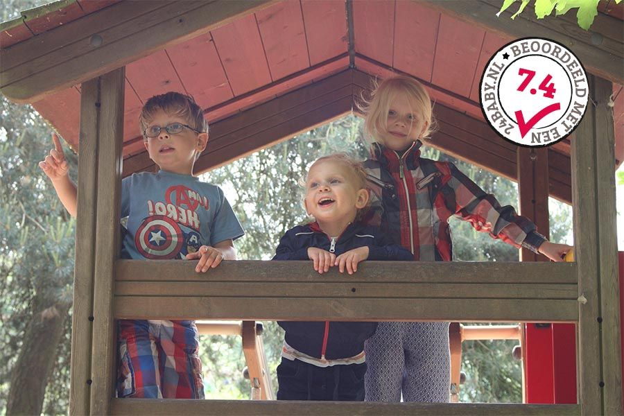 kinderen-in-natuurspeeltuin-dierenbos
