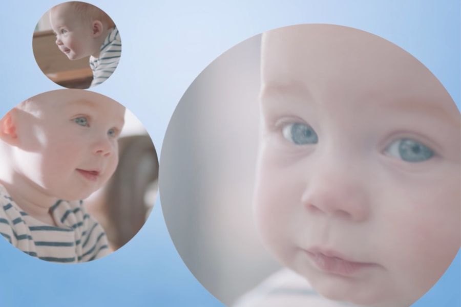 gezichtje-van-een-babyjongetje-die-op-ontdekkingstocht-is