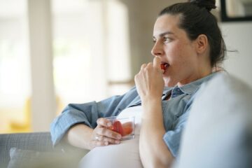 Zwangere vrouw heeft food cravings