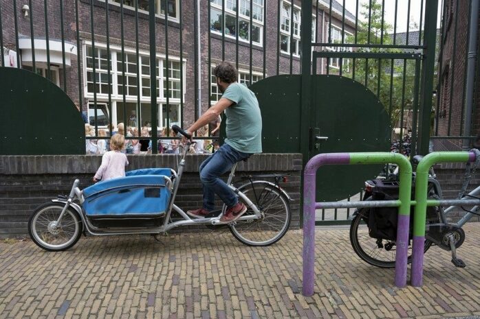 Met je baby op de fiets: zo kunnen jullie de weg – 24Baby.nl