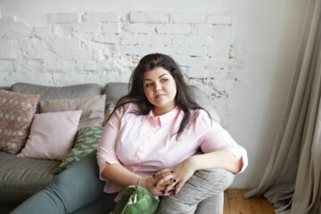 Vrouw maakt zich zorgen om spotting