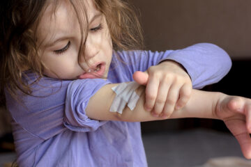 ehbo-cursus baby & kind, mieisje met pleister