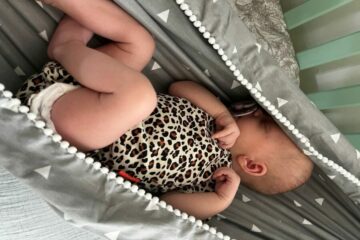 Baby in babyhangmat