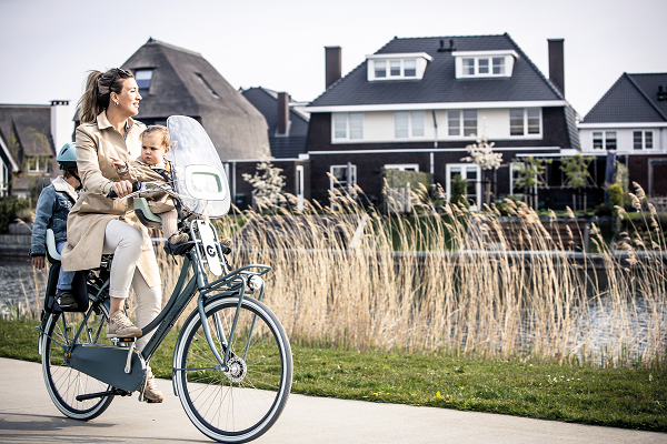vinger Elk jaar ondersteboven Met je baby op de fiets: zo kunnen jullie veilig de weg op – 24Baby.nl