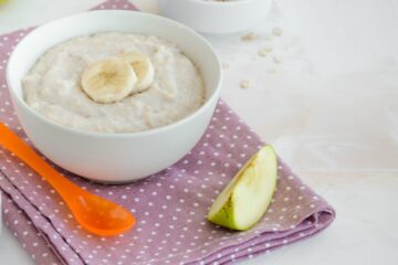 Appel-havermoutpapje voor een baby vanaf 8 maanden