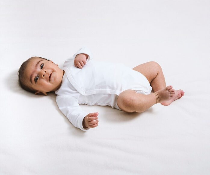 Baby met Zeeman romper in 2025