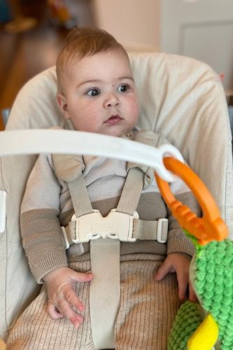 Baby in Stokke Tripp Trapp newbornzitje
