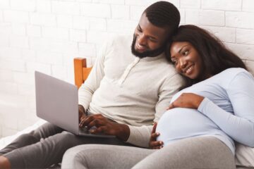 Stel dat samen een zorgverzekering afsluit, de vrouw is zwanger.