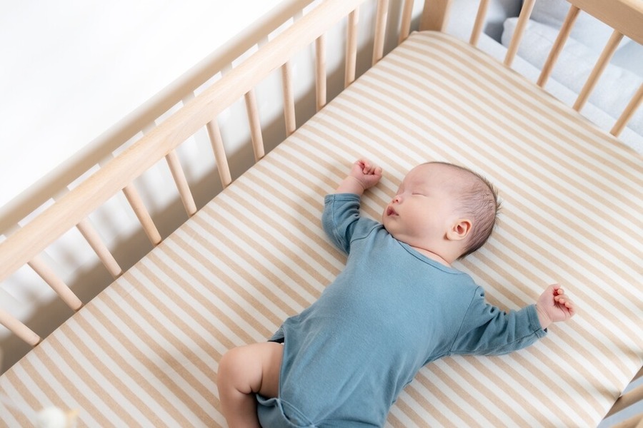 Baby op beste babymatras