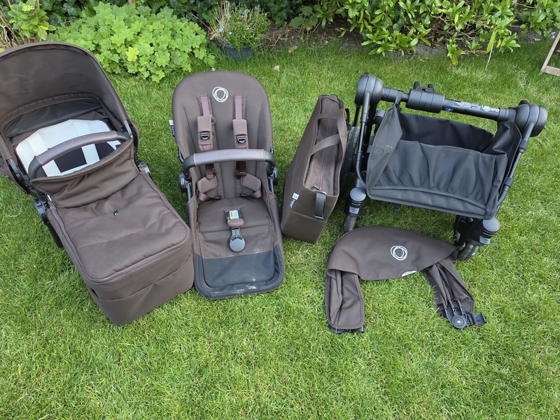 Bugaboo Donkey 6 op het gras