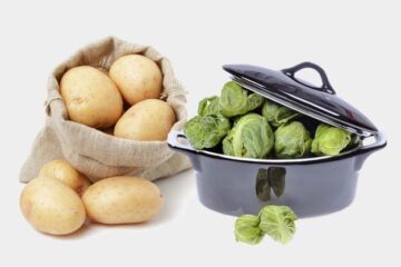 Spruitenstamppot met appel, kaas en worst