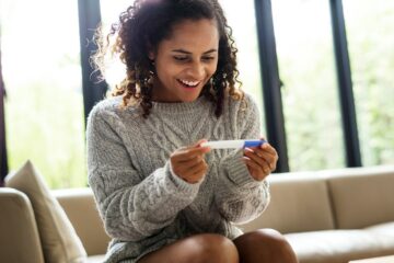 vrouw is zwanger en nu