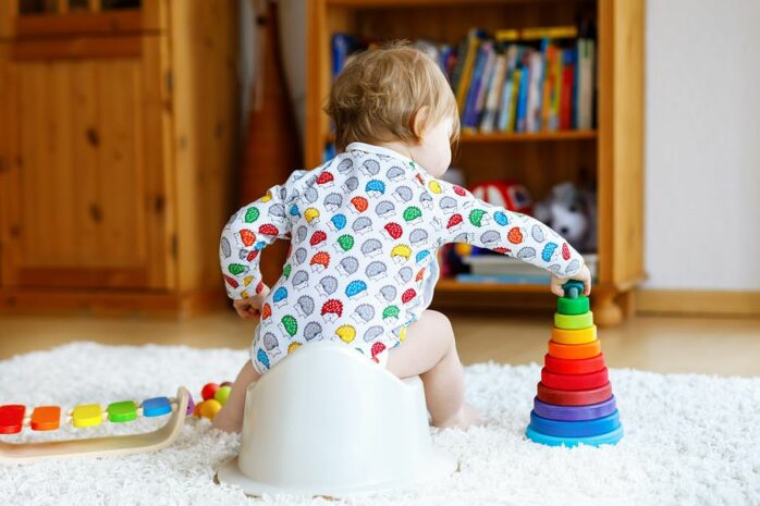 Peuter bezig met zindelijkheidstraining