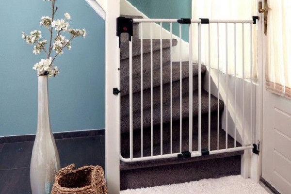 Een traphek voor de veiligheid