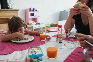 peuter wil haar boterham niet eten