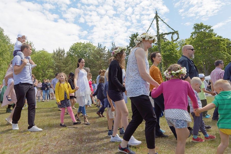 Kinderen en ouders vieren Pinksteren op de Vrije school