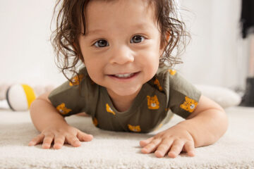 baby draagt babykleding trends