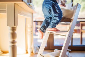 Kind dreigt te vallen en EHBO nodig te hebben