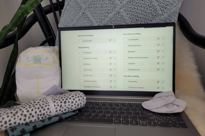Baby uitzetlijst 24Baby op een laptop met enkele items van de uitzetlijst