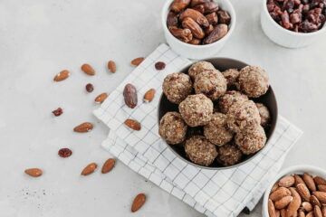 Tussendoortje gemaakt van dadel die goed is voor zwangere vrouwen