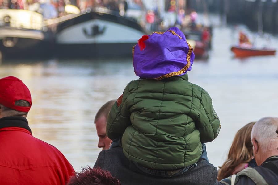 Peuter bij de sinterklaasintocht