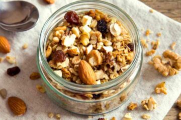 Verse granola in een glazen pot