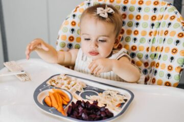 Baby eet fingerfood recepten zoals wortel, pasta en rode bieten