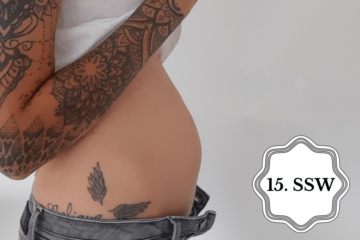 So sieht ein Babybauch in der 15. SSW aus.