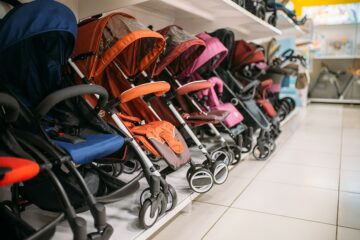 Buggy in einem Babymarkt