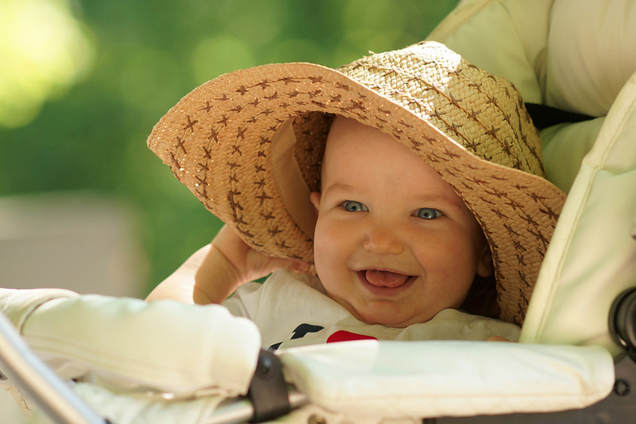 Sonnenschutz: So schützt du dein Baby gegen Sonne –