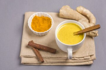 Goldene Milch mit Zimt und Kurkuma